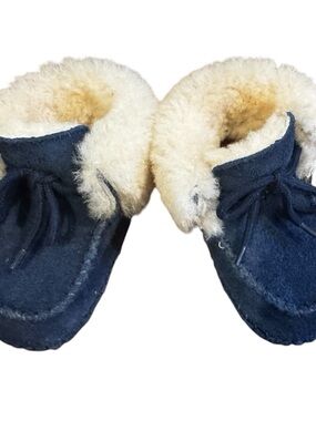 UGG infant Sparrow Shearling Moccasin boots size 2/3